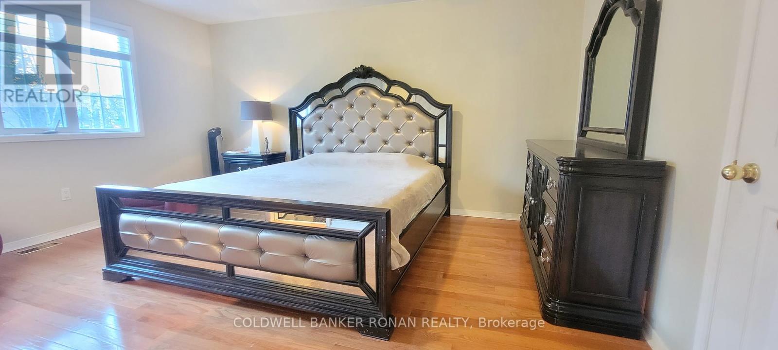 398 Marble Place, Newmarket, Ontario  L3X 2P1 - Photo 17 - N12680542