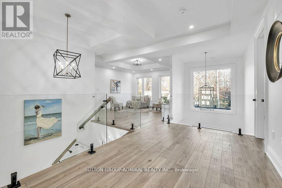 1377 Rometown Drive, Mississauga, Ontario  L5E 2T5 - Photo 25 - W12680436