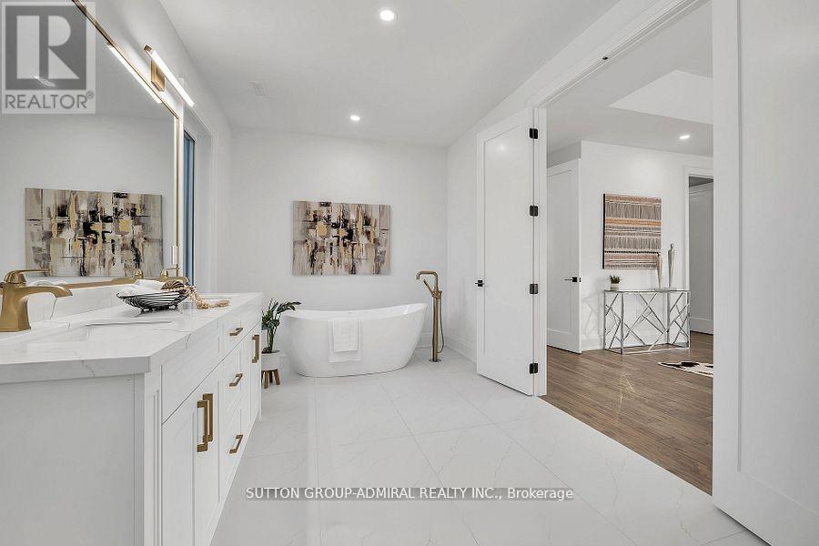 1377 Rometown Drive, Mississauga, Ontario  L5E 2T5 - Photo 39 - W12680436