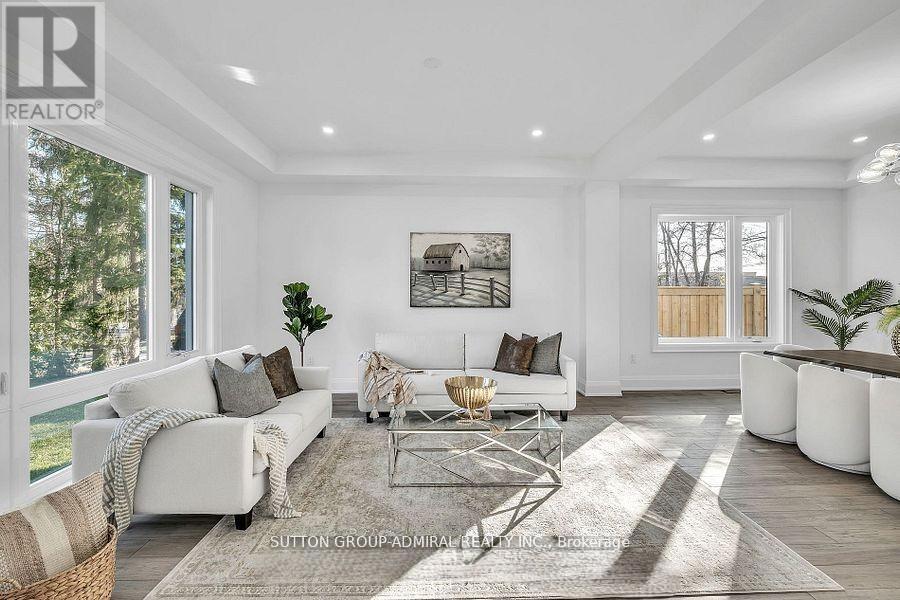 1377 Rometown Drive, Mississauga, Ontario  L5E 2T5 - Photo 9 - W12680436