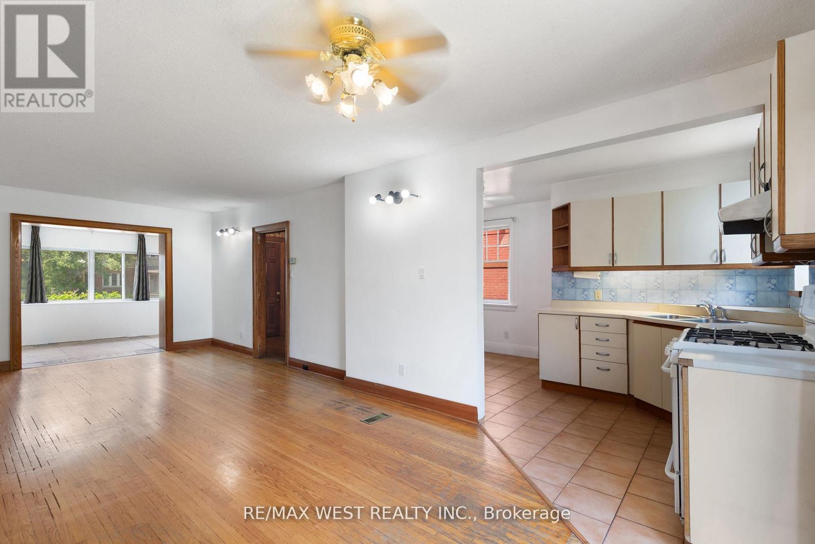 2317 Weston Road, Toronto, Ontario  M9N 1Z7 - Photo 13 - W12680468