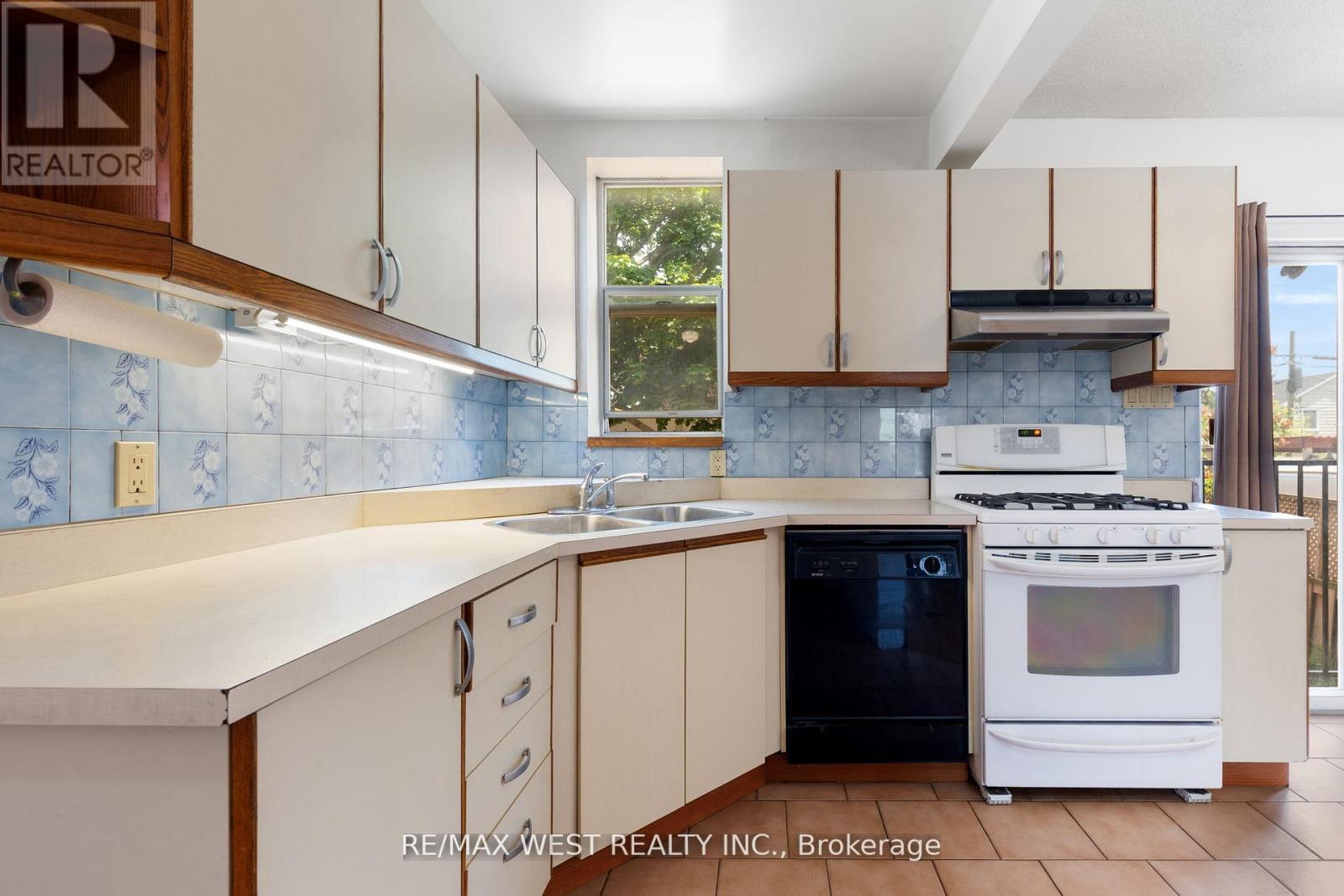 2317 Weston Road, Toronto, Ontario  M9N 1Z7 - Photo 15 - W12680468