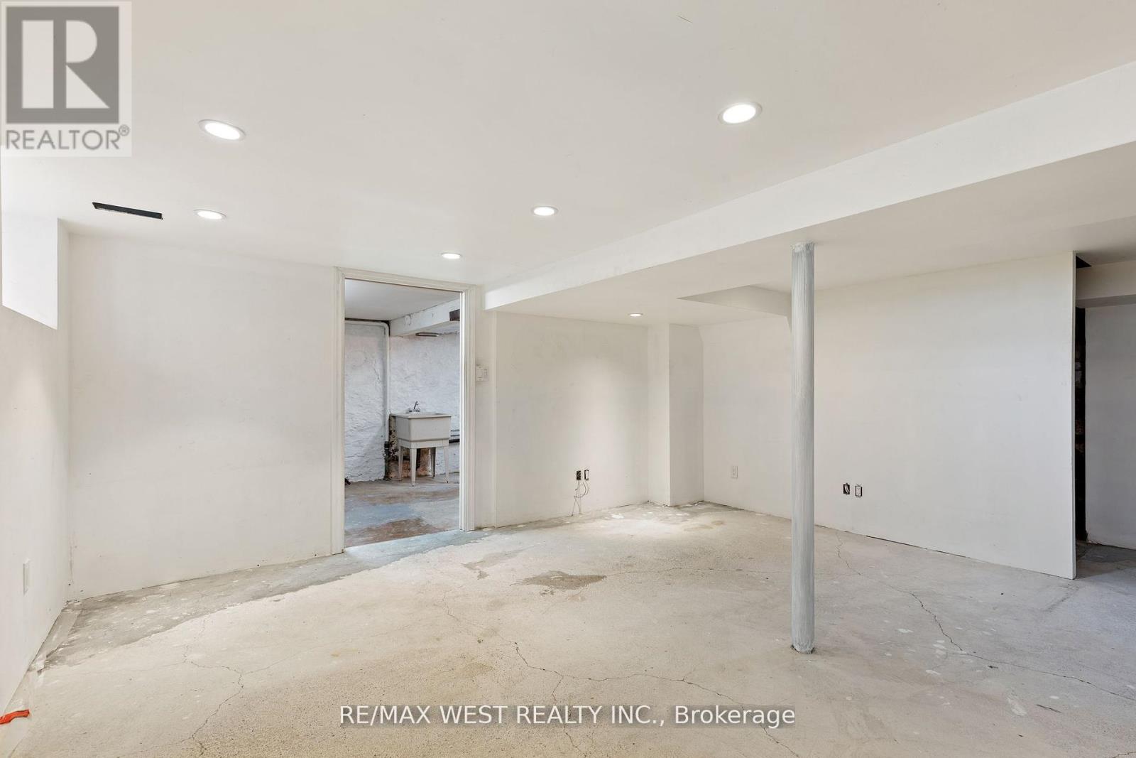 2317 Weston Road, Toronto, Ontario  M9N 1Z7 - Photo 32 - W12680468