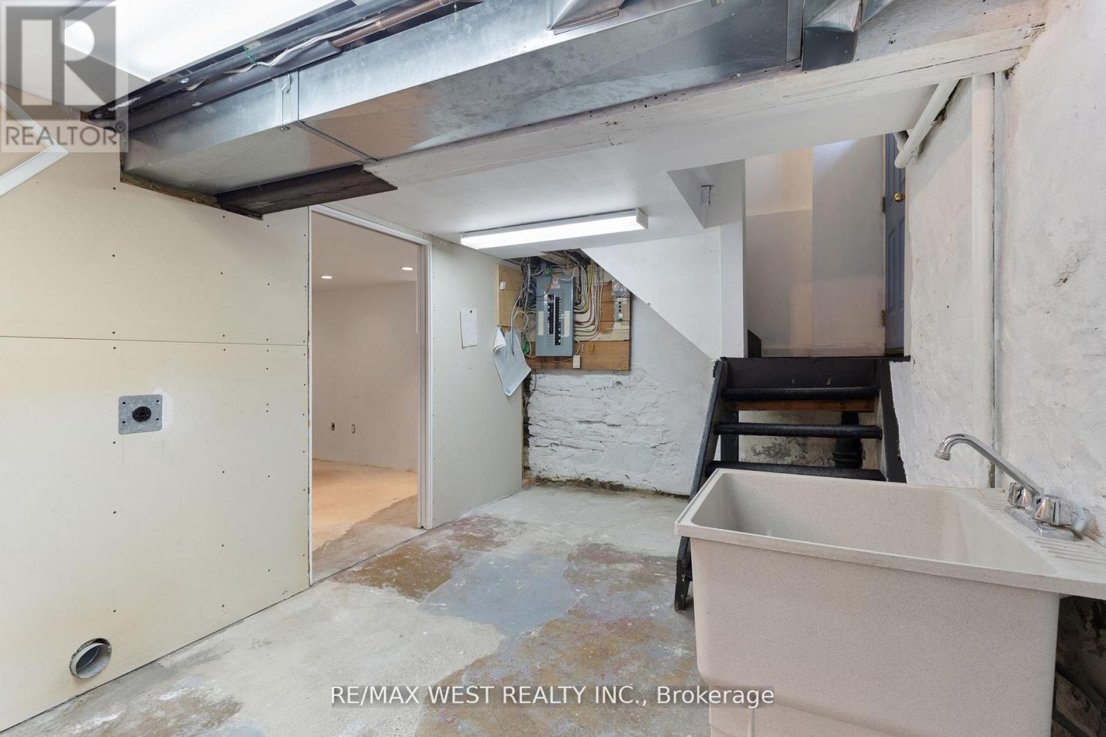 2317 Weston Road, Toronto, Ontario  M9N 1Z7 - Photo 33 - W12680468