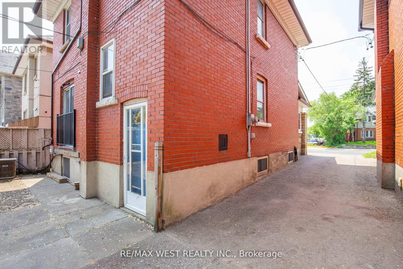 2317 Weston Road, Toronto, Ontario  M9N 1Z7 - Photo 38 - W12680468