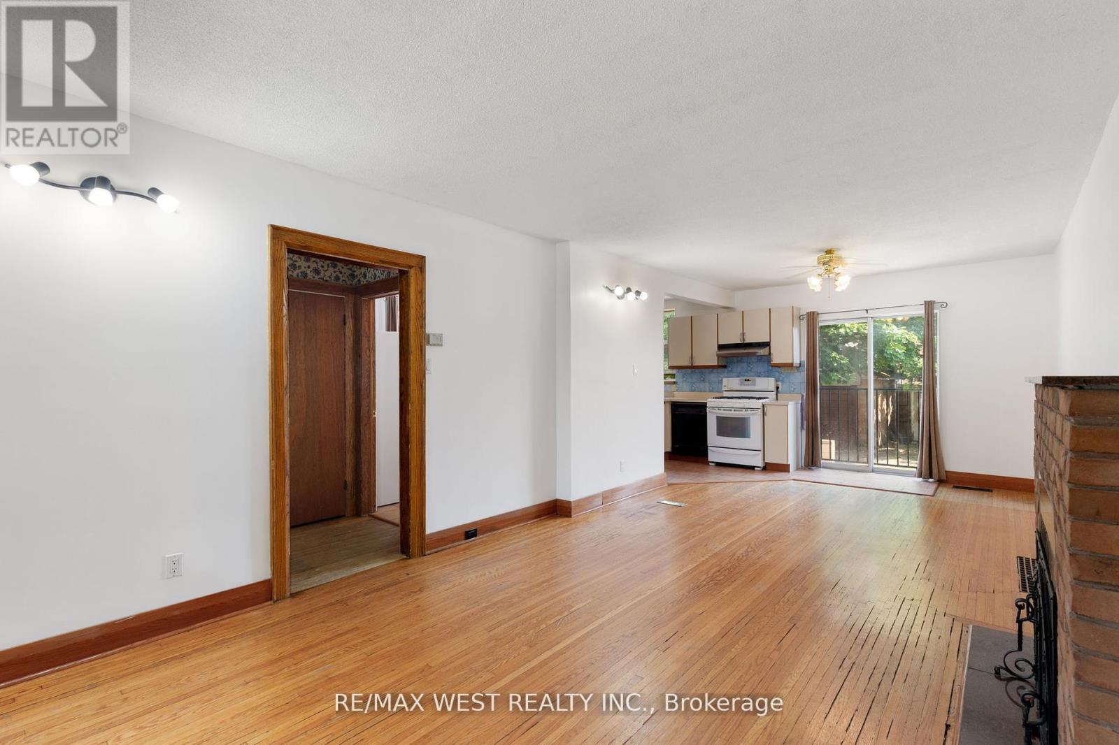 2317 Weston Road, Toronto, Ontario  M9N 1Z7 - Photo 8 - W12680468