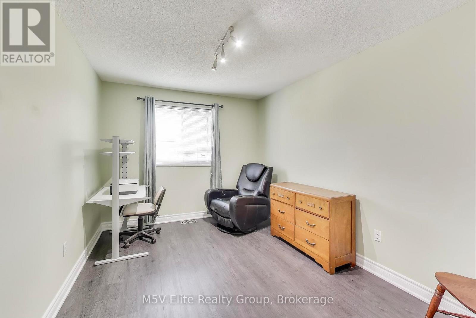 283 Van Kirk Drive, Brampton, Ontario  L7A 1M3 - Photo 9 - W12680522