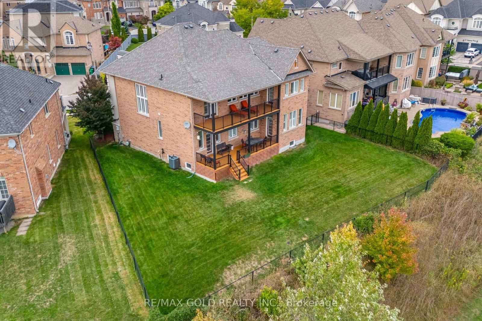 10 Vissini Way, Brampton, Ontario  L6P 2W2 - Photo 38 - W12680570