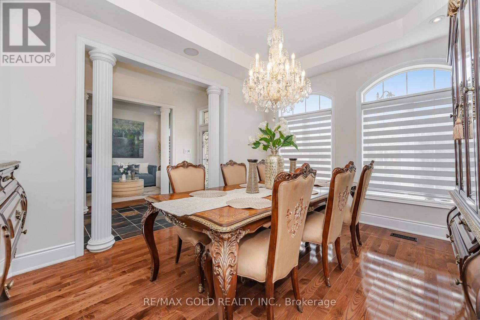 10 Vissini Way, Brampton, Ontario  L6P 2W2 - Photo 6 - W12680570