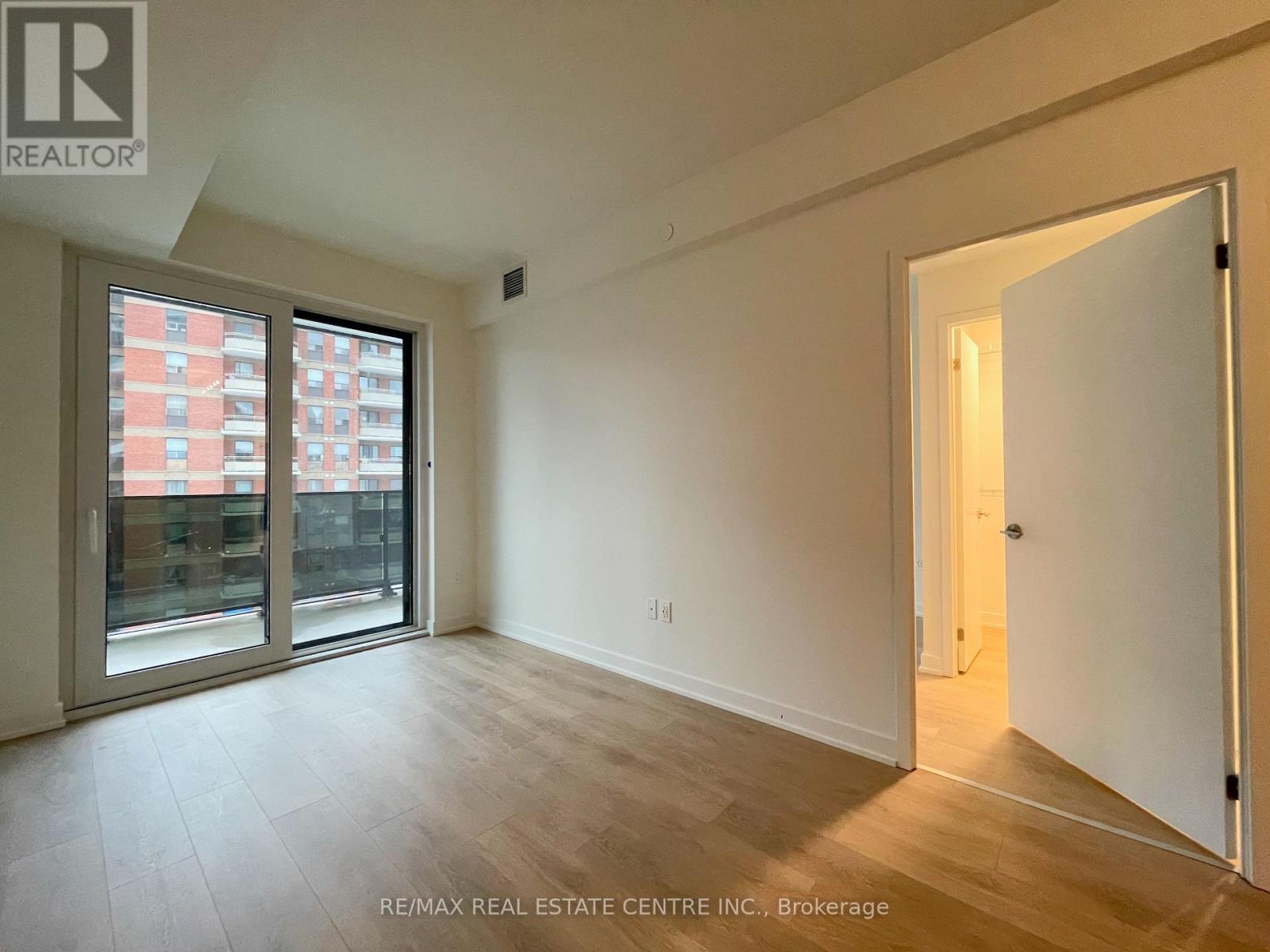 509 - 1 Fairview Road E, Mississauga, Ontario  L5A 4C6 - Photo 11 - W12680590