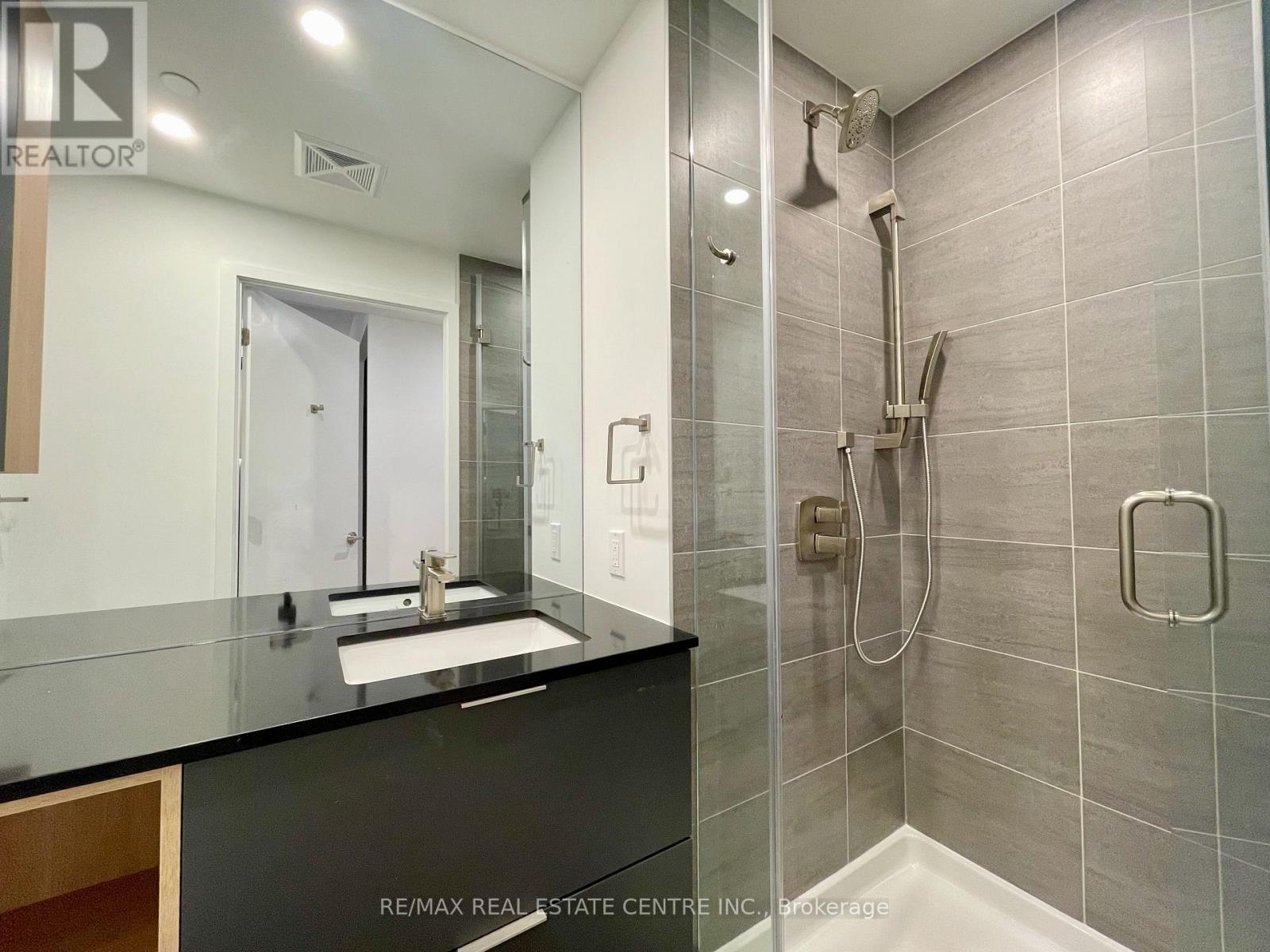 509 - 1 Fairview Road E, Mississauga, Ontario  L5A 4C6 - Photo 5 - W12680590