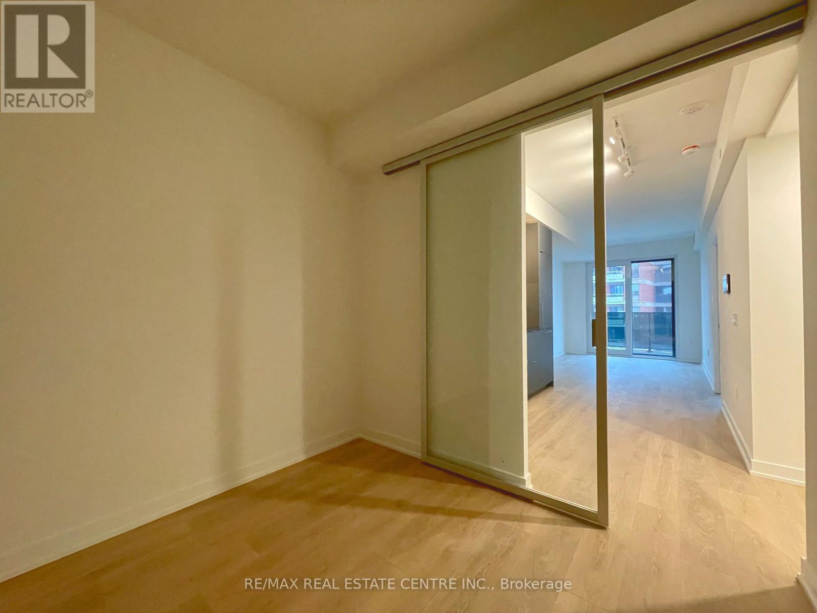 509 - 1 Fairview Road E, Mississauga, Ontario  L5A 4C6 - Photo 7 - W12680590