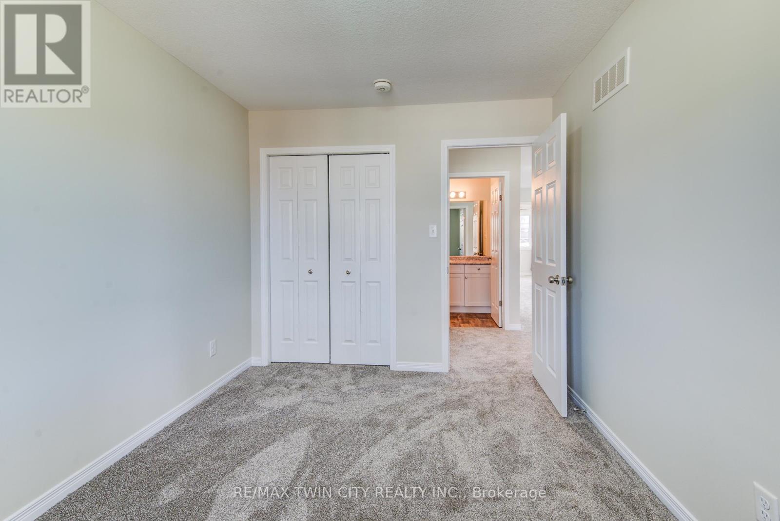 40 - 50 Pinnacle Drive, Kitchener, Ontario  N2P 1C5 - Photo 34 - X12680470