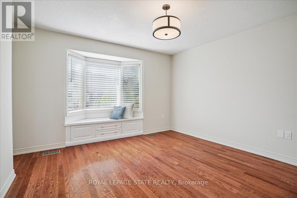 55 Edgewater Drive, Hamilton, Ontario  L8E 4Z2 - Photo 30 - X12680482