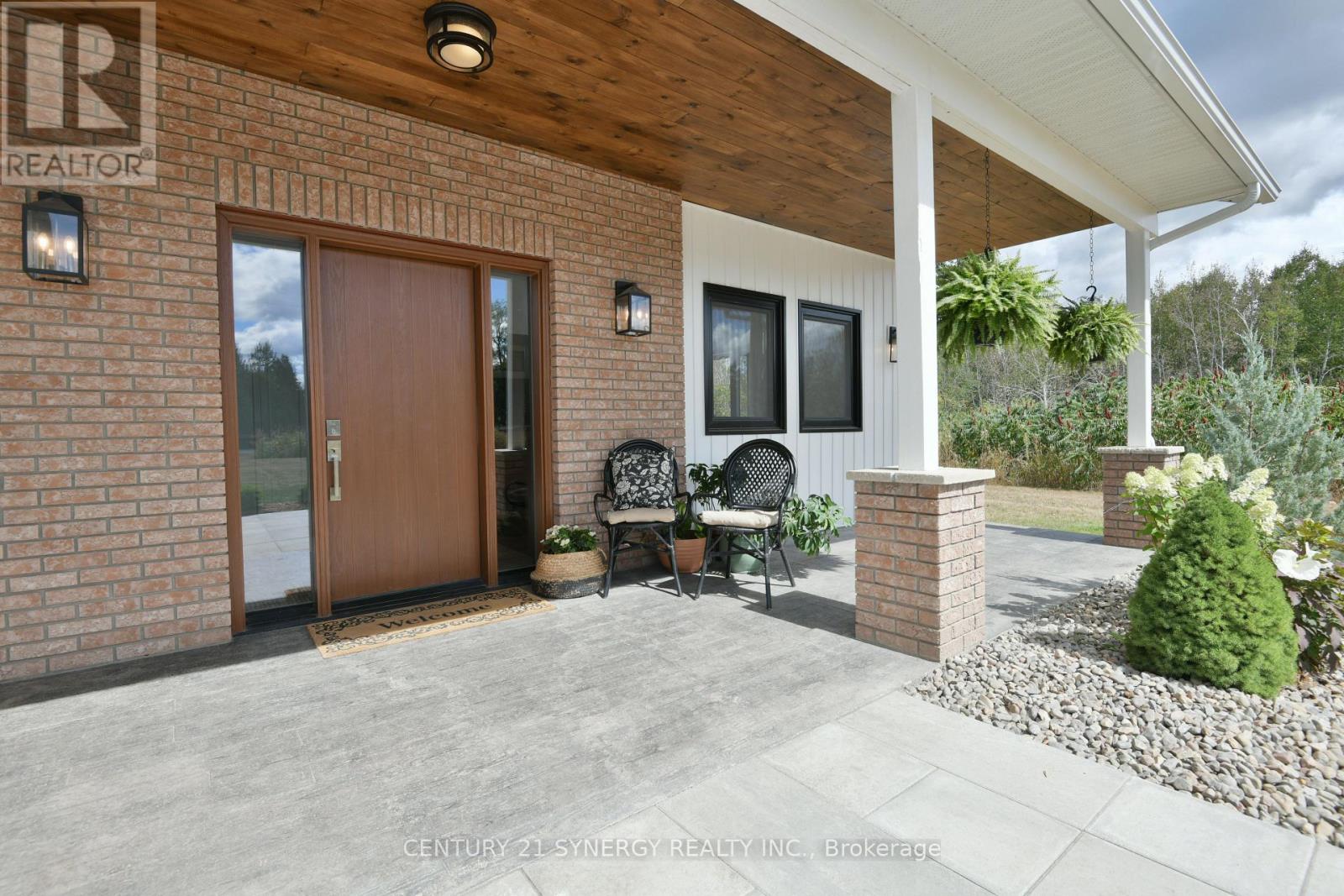 592 Patterson Road, Admaston/bromley, Ontario  K0J 1K0 - Photo 4 - X12365934