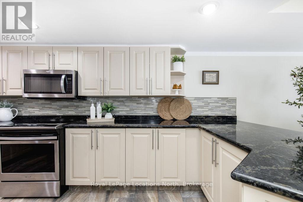 6 - 4 Beck Boulevard, Penetanguishene, Ontario  L9M 2H3 - Photo 14 - S12680902