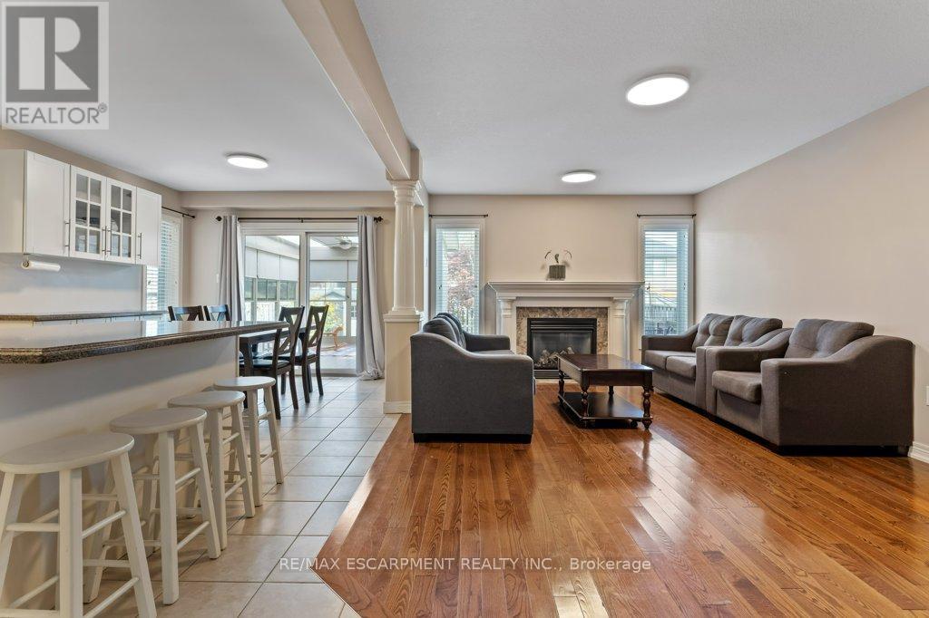 4875 John Street, Lincoln, Ontario  L3J 0P2 - Photo 8 - X12352774