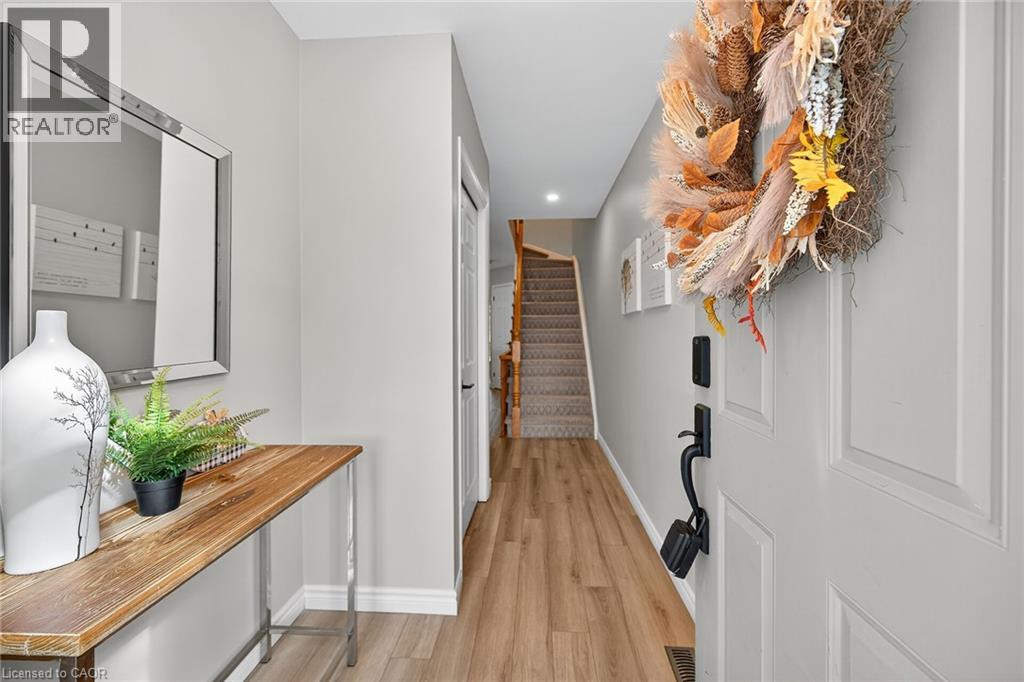 2015 Cleaver Avenue Unit# 28, Burlington, Ontario  L7M 4J7 - Photo 3 - 40781890