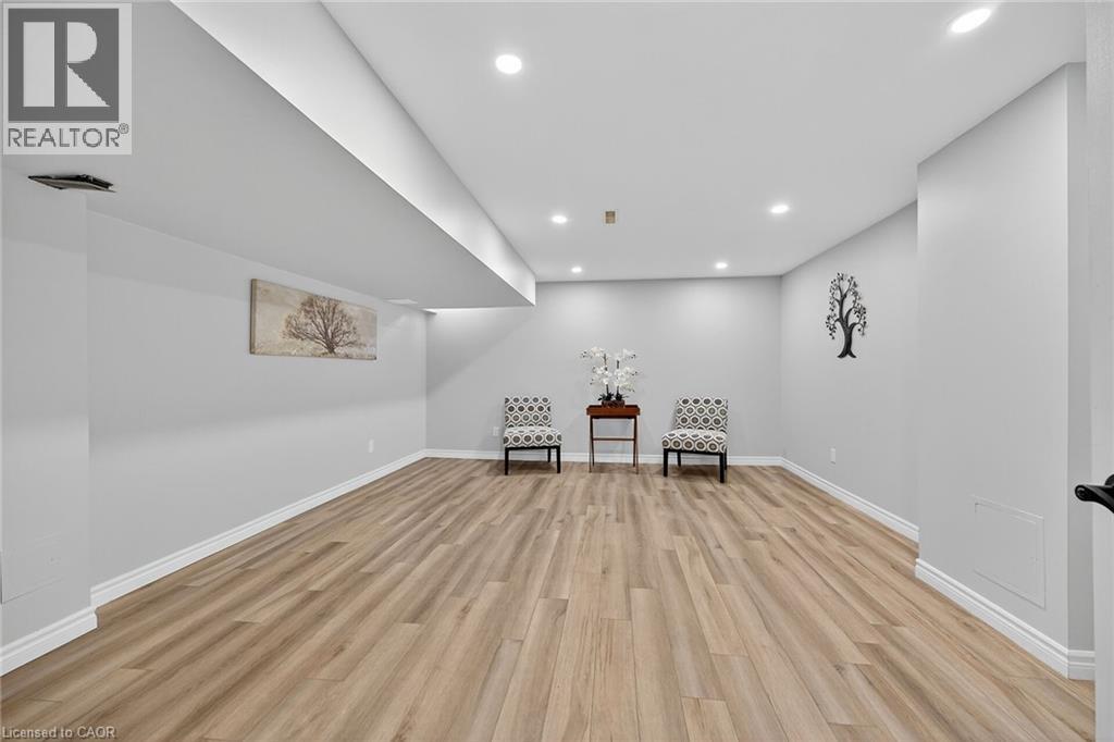 2015 Cleaver Avenue Unit# 28, Burlington, Ontario  L7M 4J7 - Photo 34 - 40781890