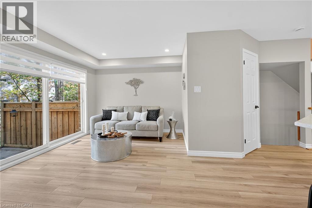 2015 Cleaver Avenue Unit# 28, Burlington, Ontario  L7M 4J7 - Photo 14 - 40781890