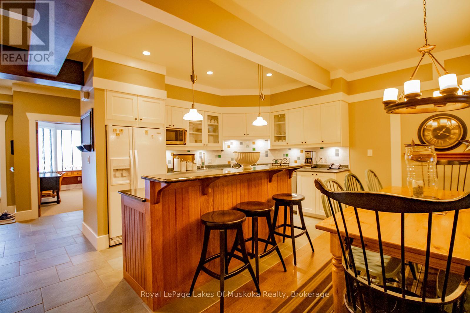 Villa 15 W 10 - 1020 Birch Glen Road, Lake Of Bays, Ontario P0B 1A0 - Photo 14 - X12680714