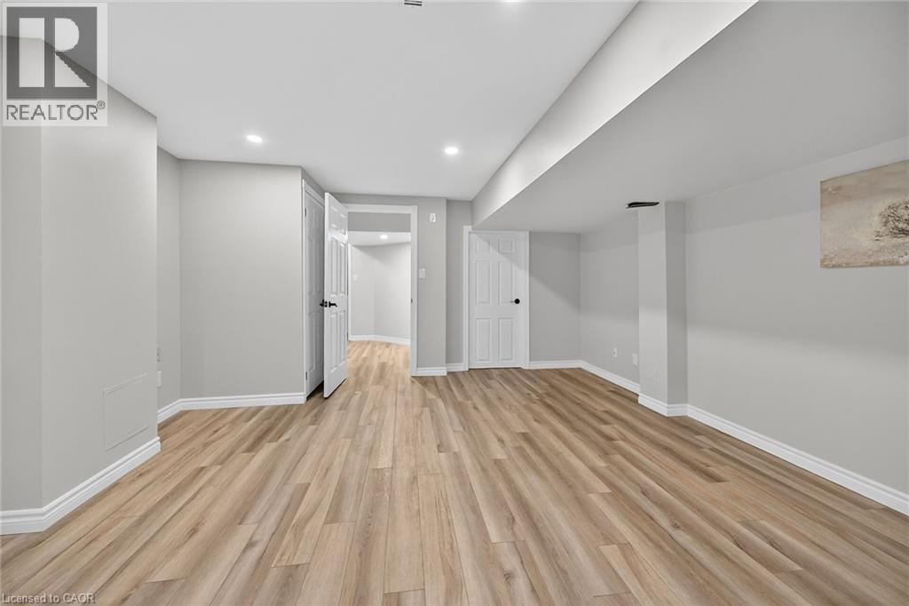 2015 Cleaver Avenue Unit# 28, Burlington, Ontario  L7M 4J7 - Photo 36 - 40781890