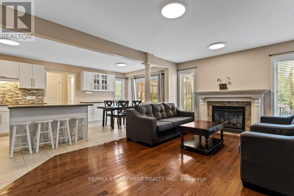 4875 John Street, Lincoln, Ontario  L3J 0P2 - Photo 9 - X12352774