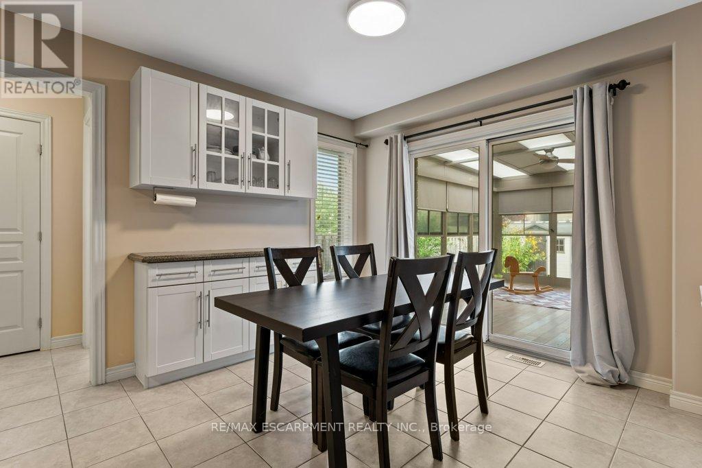 4875 John Street, Lincoln, Ontario  L3J 0P2 - Photo 14 - X12352774