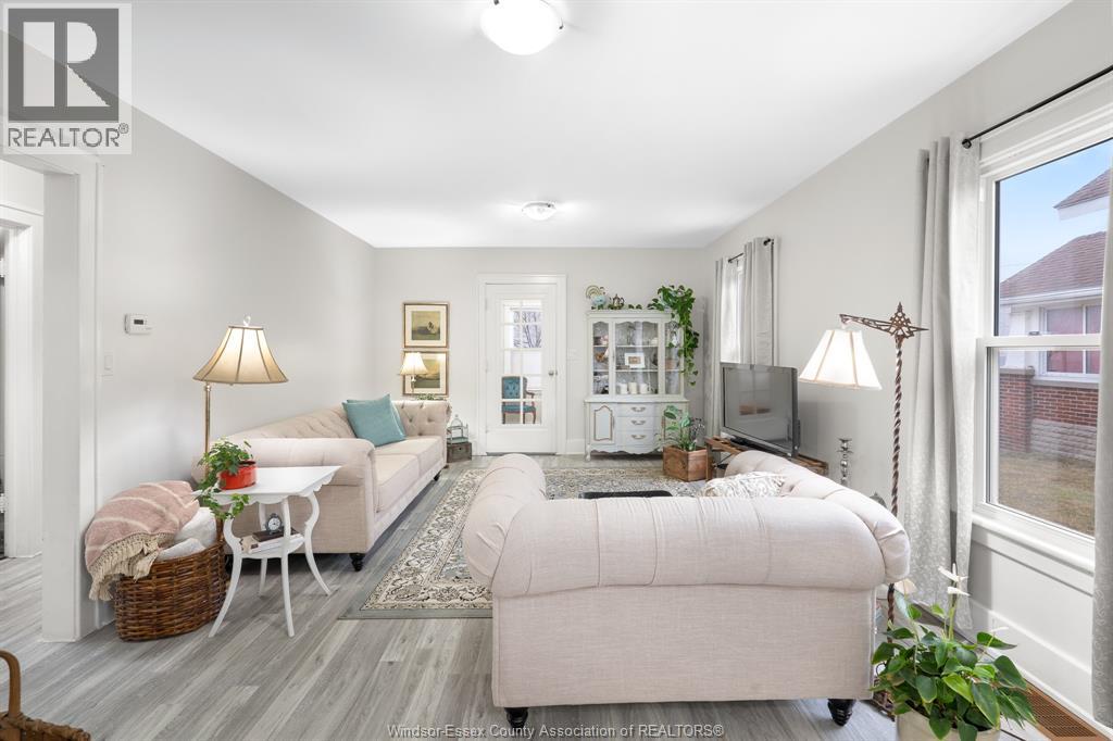 8 Morgan, Leamington, Ontario  N8H 2E4 - Photo 5 - 26000628