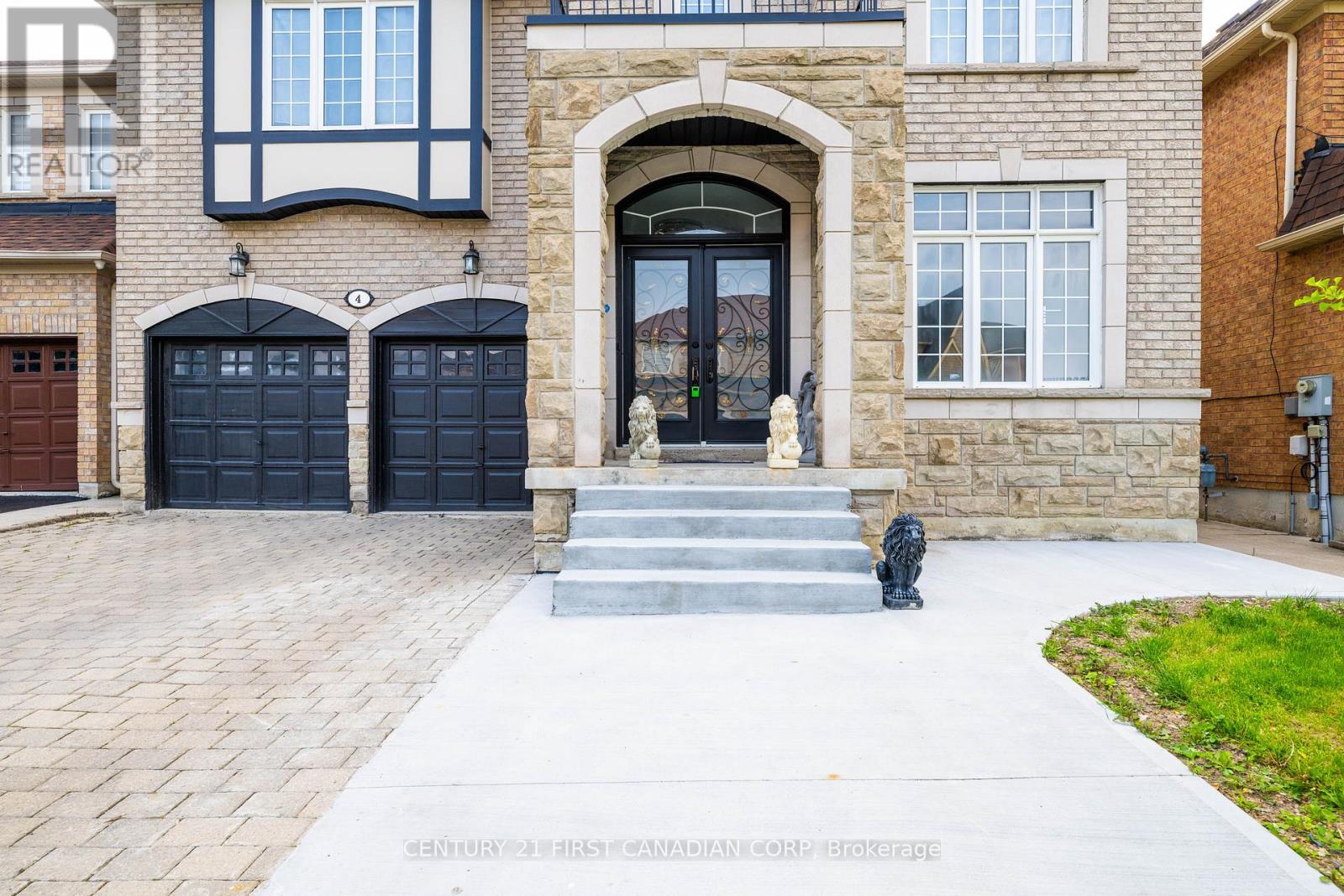 4 Freshspring Drive, Brampton, Ontario  L6R 3H6 - Photo 3 - W12680922