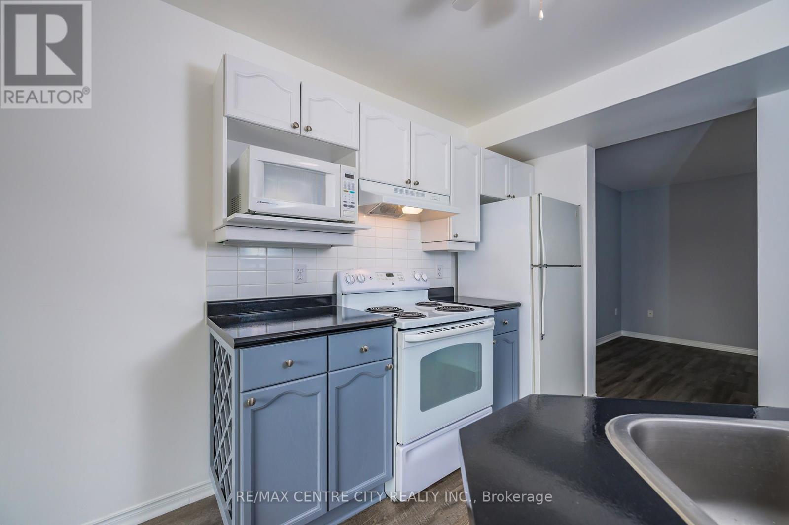 61 - 70 Chapman Court, London North, Ontario  N6H 5W1 - Photo 9 - X12680752