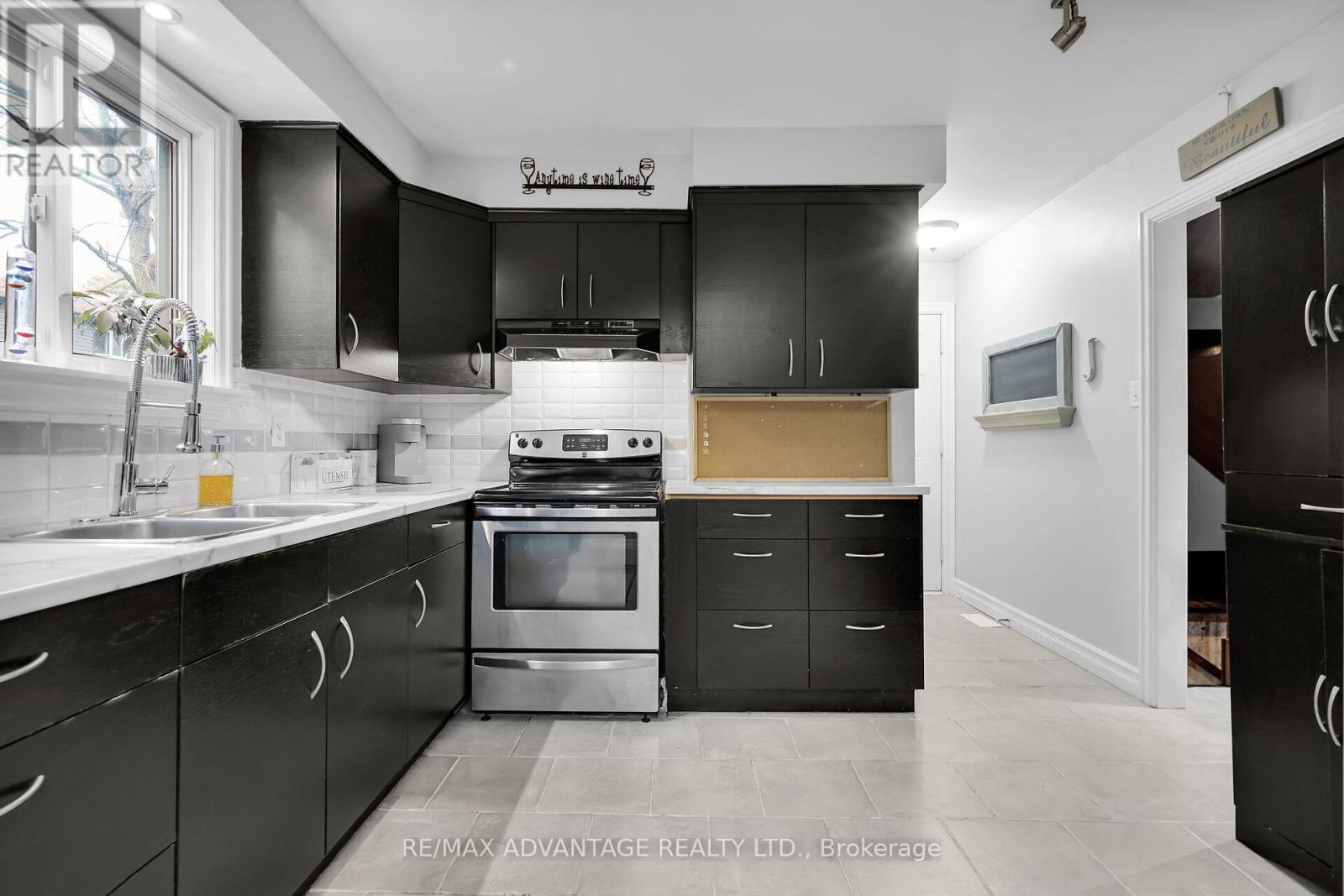 443 Sandringham Crescent, London South, Ontario  N6C 5B3 - Photo 16 - X12680812