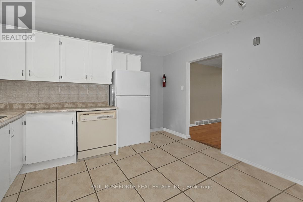 892 Baseline Road, Ottawa, Ontario  K2C 0A4 - Photo 10 - X12680836