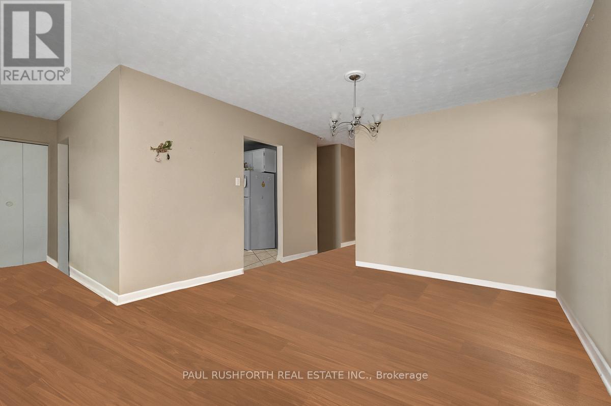 892 Baseline Road, Ottawa, Ontario  K2C 0A4 - Photo 8 - X12680836