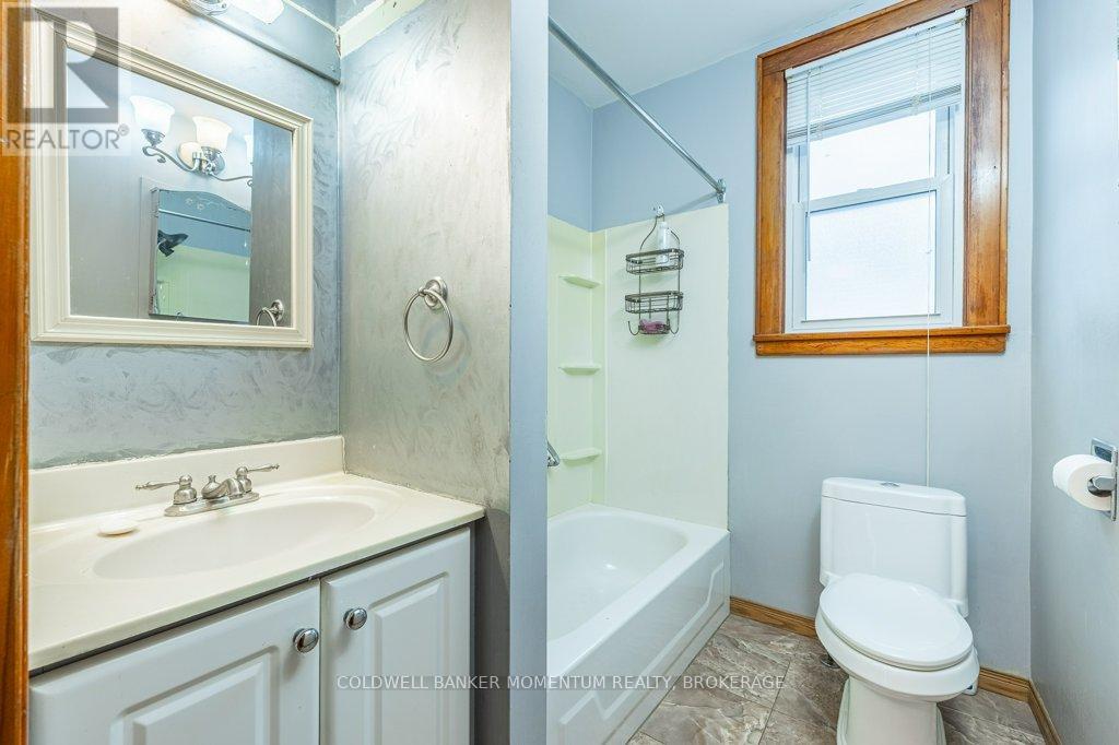 123 Haig Street, St. Catharines, Ontario  L2R 7G7 - Photo 12 - X12680634