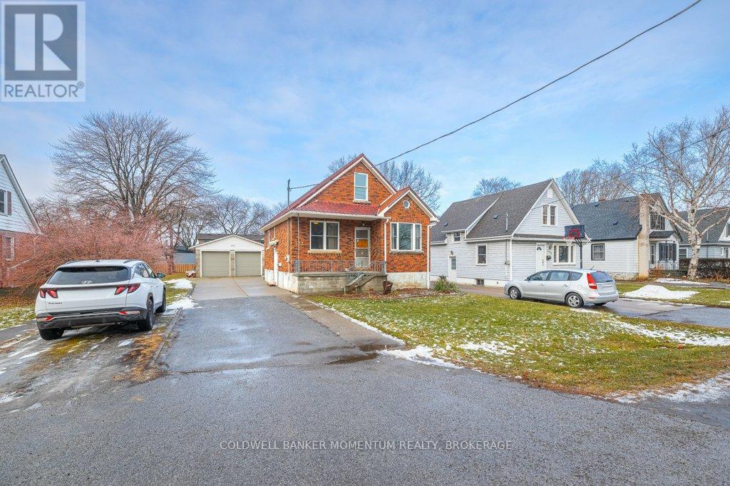 123 Haig Street, St. Catharines, Ontario  L2R 7G7 - Photo 2 - X12680634