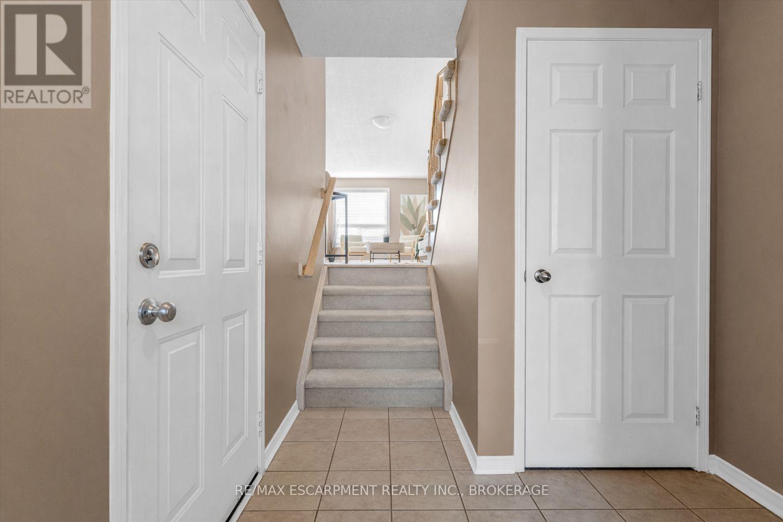 40 - 800 Paramount Drive, Hamilton (Stoney Creek Mountain), Ontario  L8J 3V8 - Photo 5 - X12680680