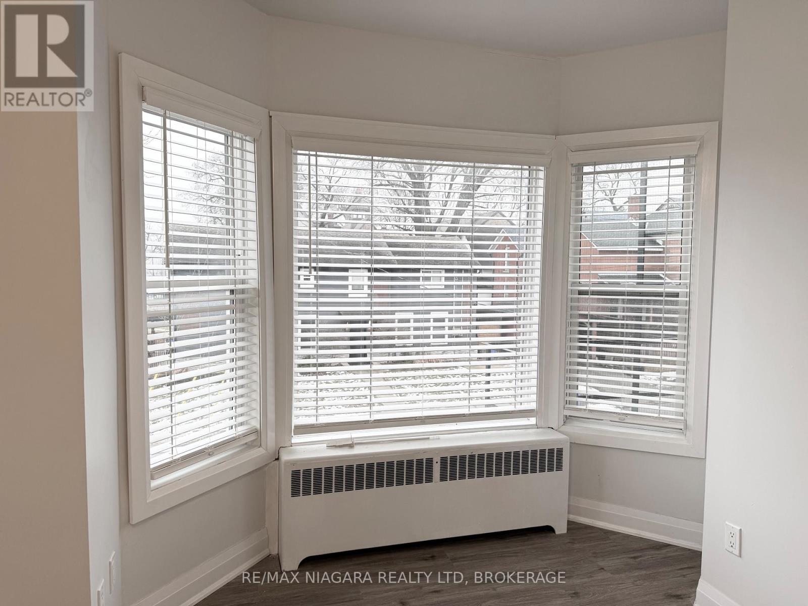 Unit 4 - 4711 River Road, Niagara Falls, Ontario  L2E 3G2 - Photo 11 - X12680722