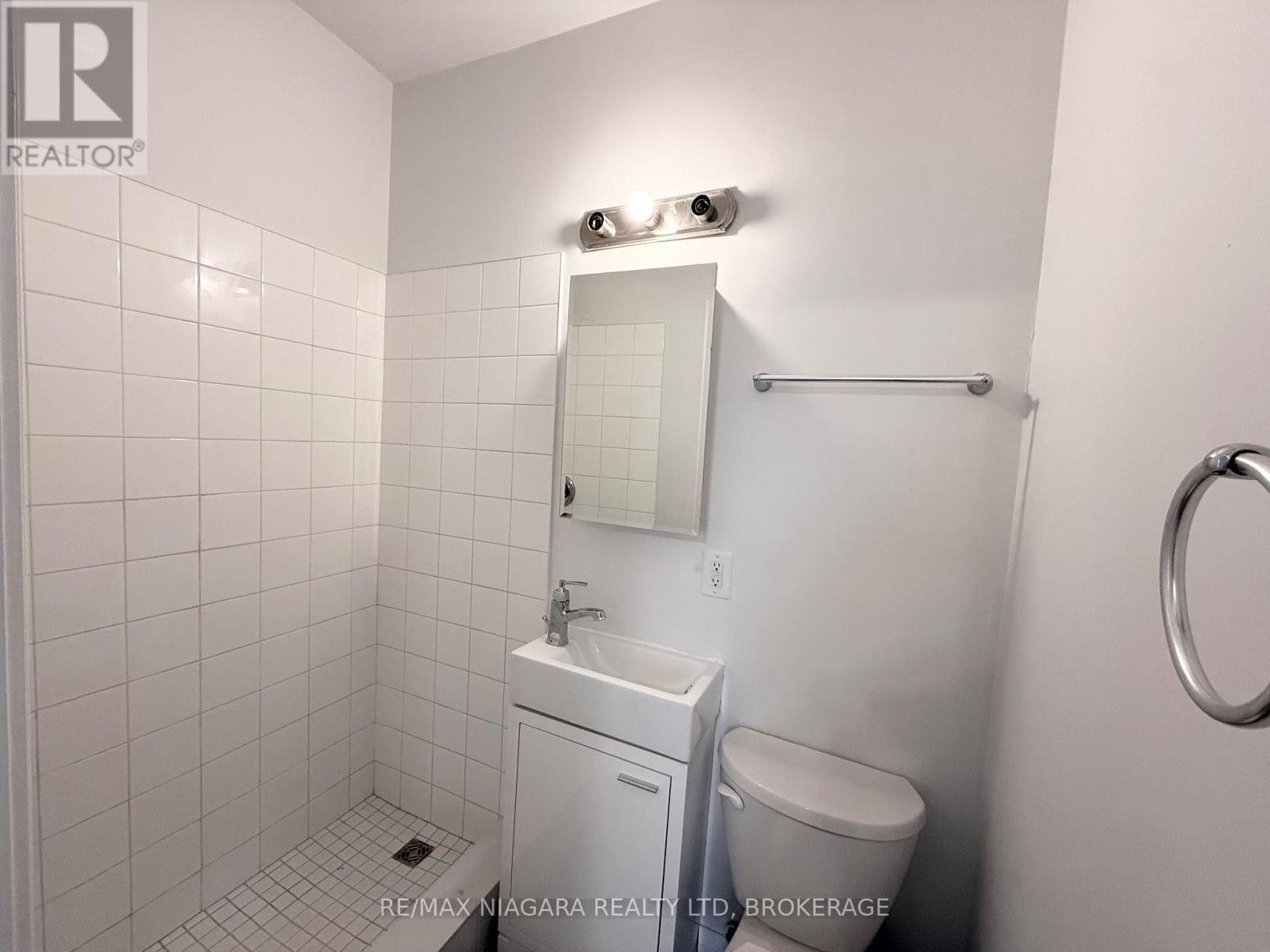 Unit 4 - 4711 River Road, Niagara Falls, Ontario  L2E 3G2 - Photo 13 - X12680722