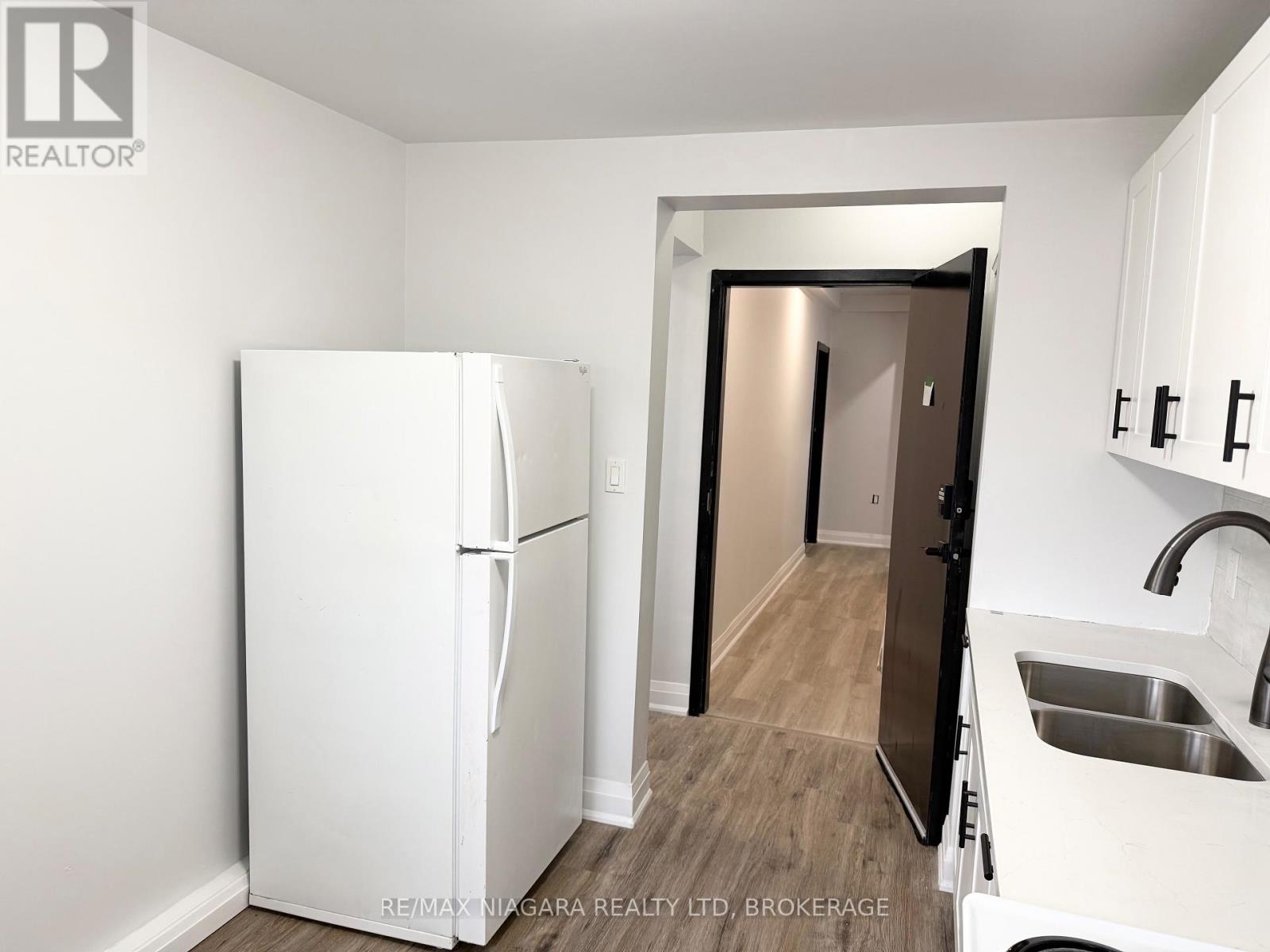 Unit 4 - 4711 River Road, Niagara Falls, Ontario  L2E 3G2 - Photo 5 - X12680722