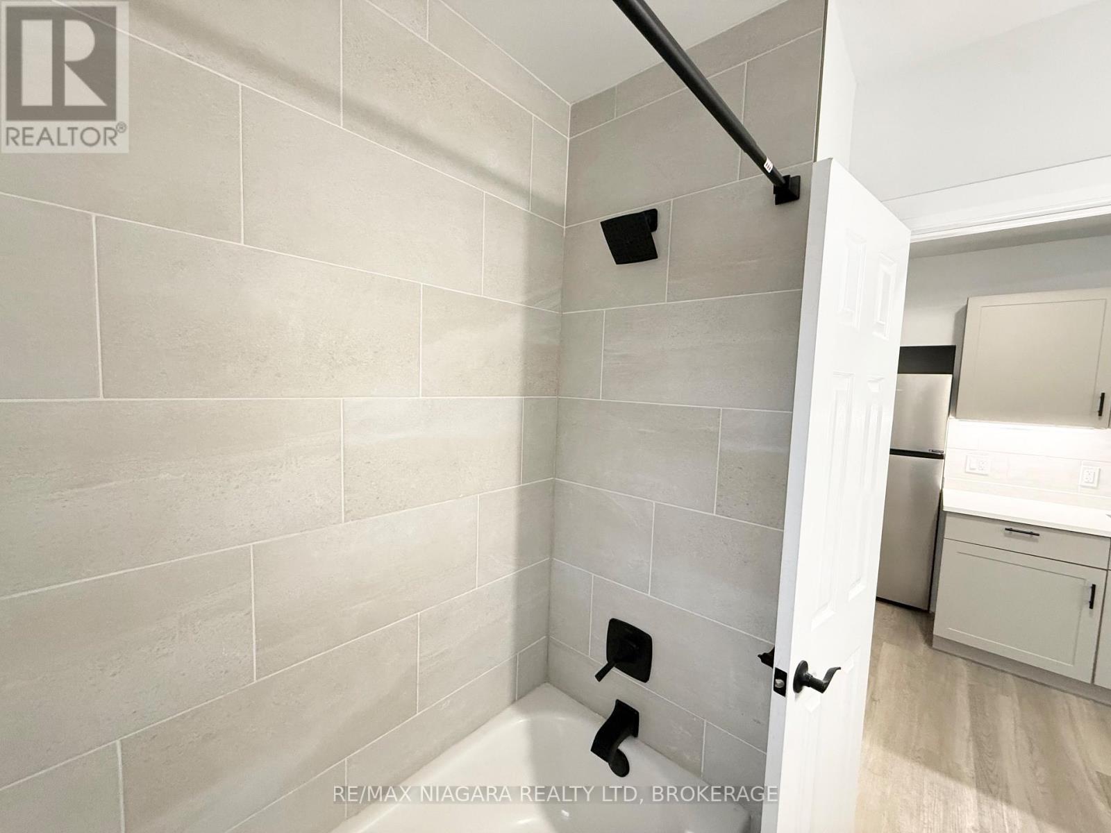 Unit 6 - 4711 River Road, Niagara Falls, Ontario  L2E 3G2 - Photo 17 - X12680726