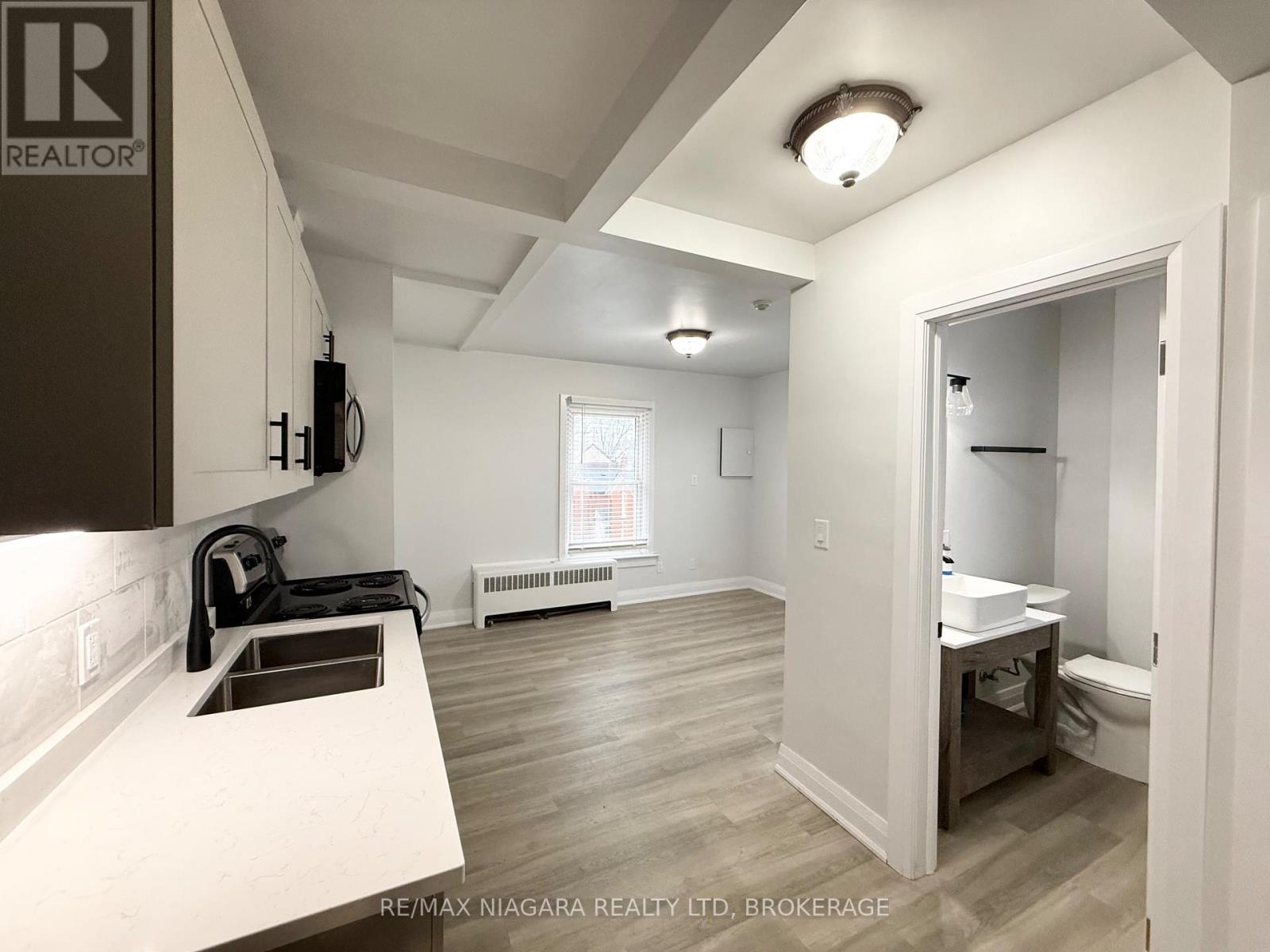 Unit 6 - 4711 River Road, Niagara Falls, Ontario  L2E 3G2 - Photo 2 - X12680726