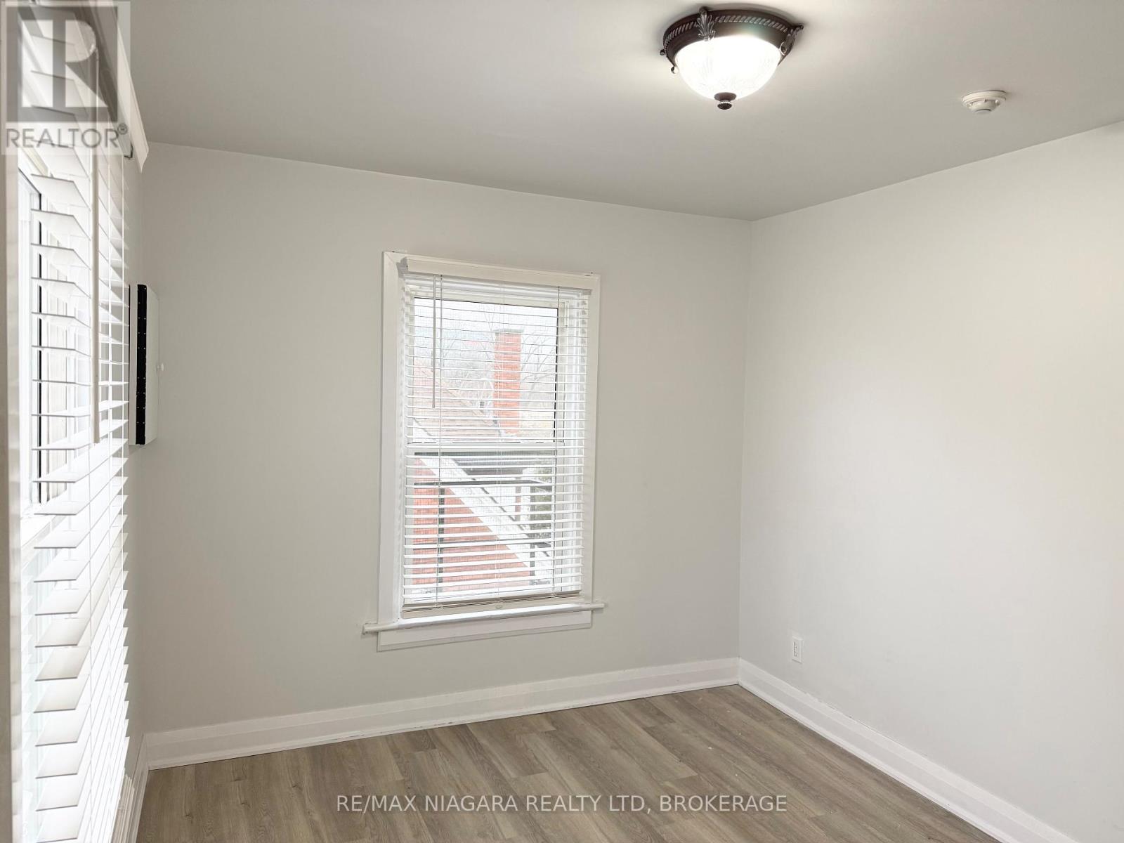 Unit 6 - 4711 River Road, Niagara Falls, Ontario  L2E 3G2 - Photo 6 - X12680726