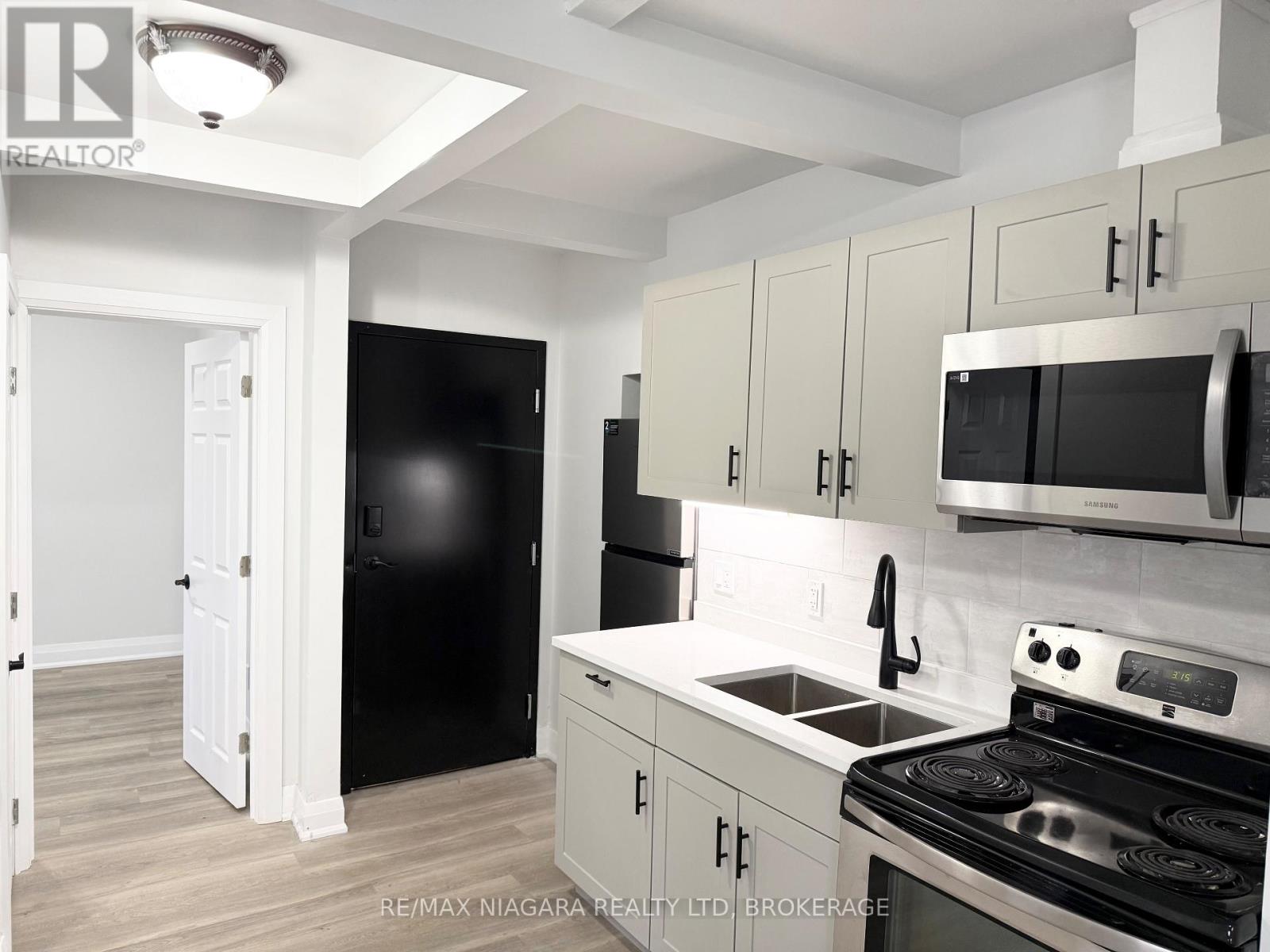 Unit 6 - 4711 River Road, Niagara Falls, Ontario  L2E 3G2 - Photo 8 - X12680726