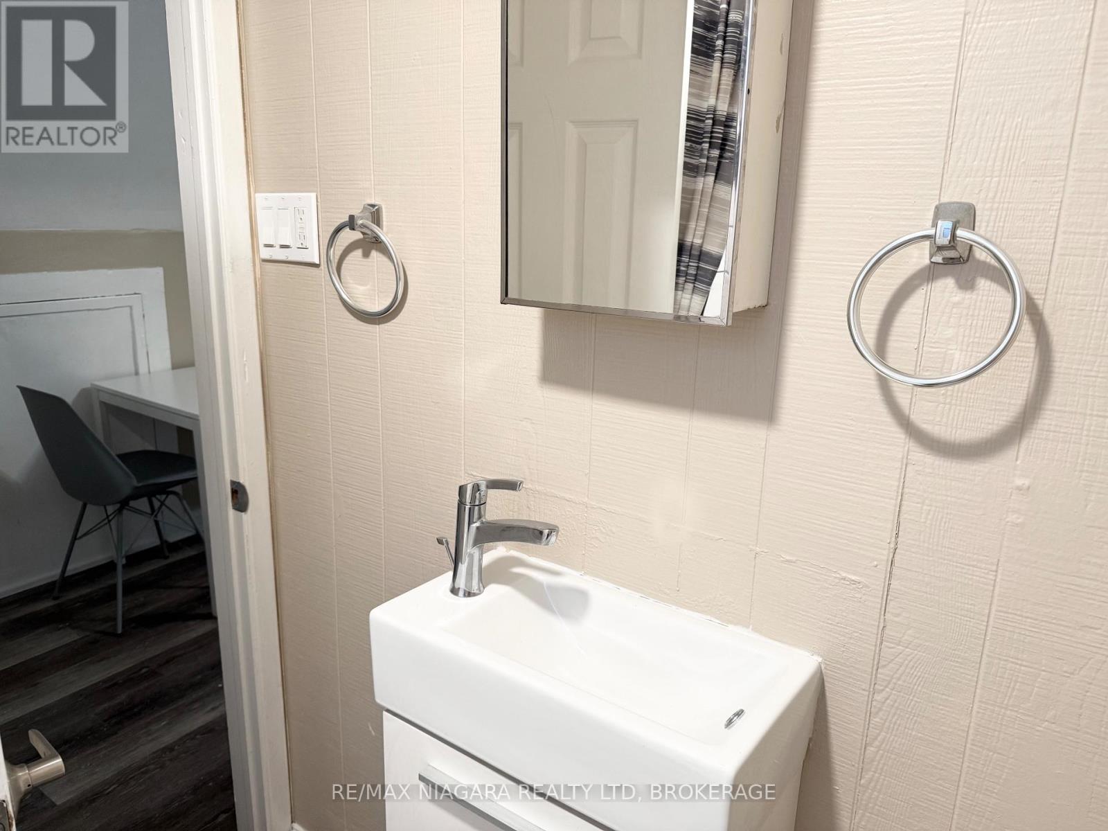 Unit 3 - 4701 River Road, Niagara Falls, Ontario  L2E 3G2 - Photo 17 - X12680730