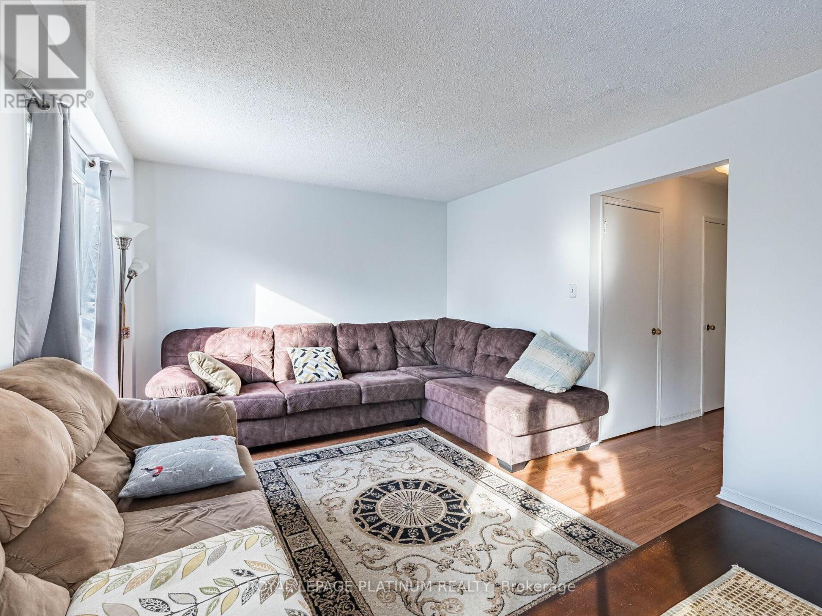 14 Wallingford Court, Brampton, Ontario  L6Y 4V7 - Photo 8 - W12630986
