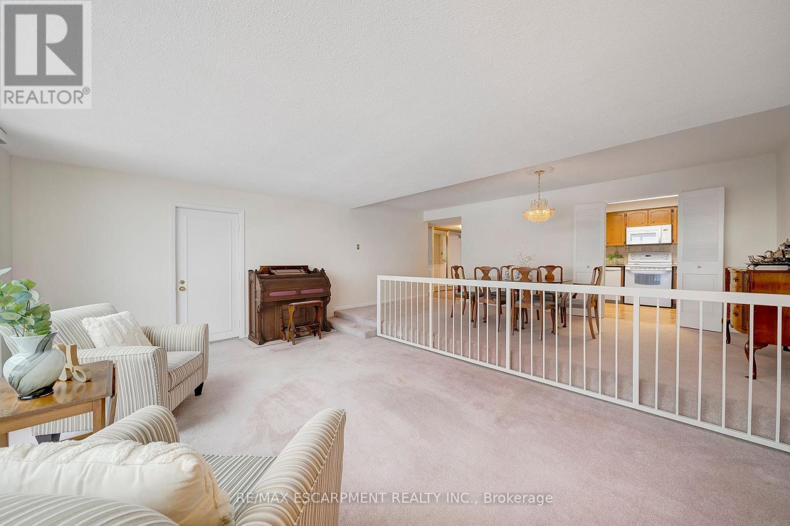 1104 - 2185 Marine Drive, Oakville, Ontario  L6L 5L6 - Photo 13 - W12678686