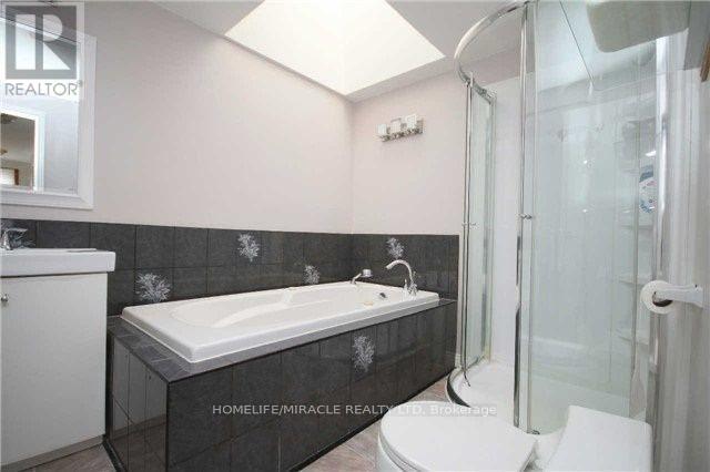 10 Earnscliffe Gate, Brampton, Ontario  L6T 3B3 - Photo 10 - W12678748