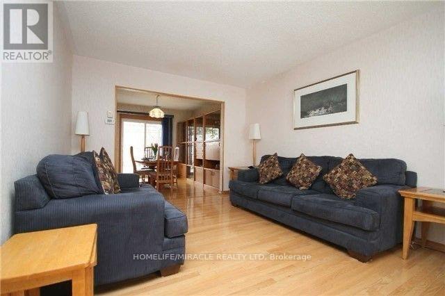 10 Earnscliffe Gate, Brampton, Ontario  L6T 3B3 - Photo 3 - W12678748