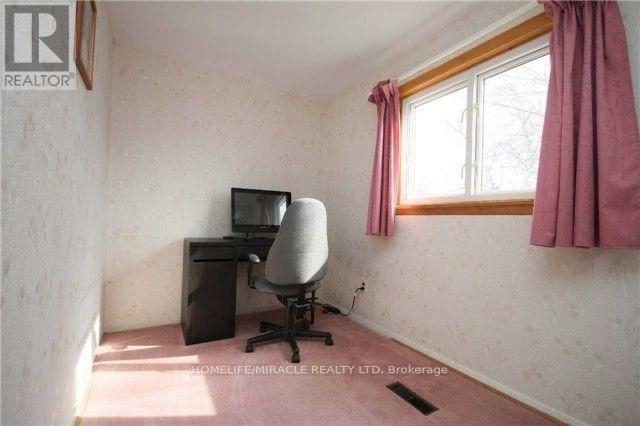 10 Earnscliffe Gate, Brampton, Ontario  L6T 3B3 - Photo 8 - W12678748